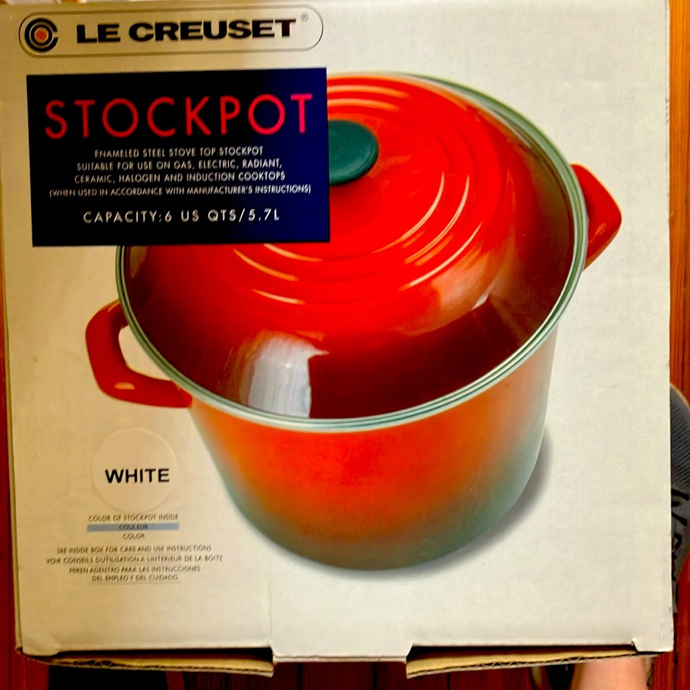 Le Creuset White 6 QT Crockpot - Never used or taken out of the box.